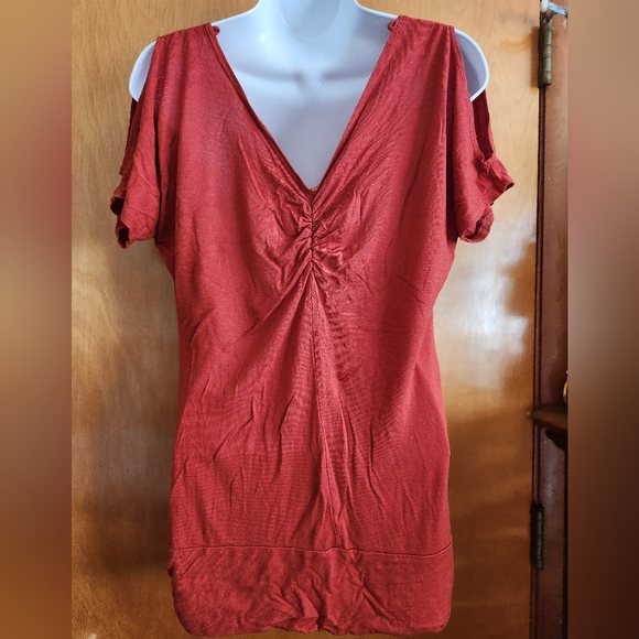 Cold Shoulder Top Size M - Picture 8 of 11